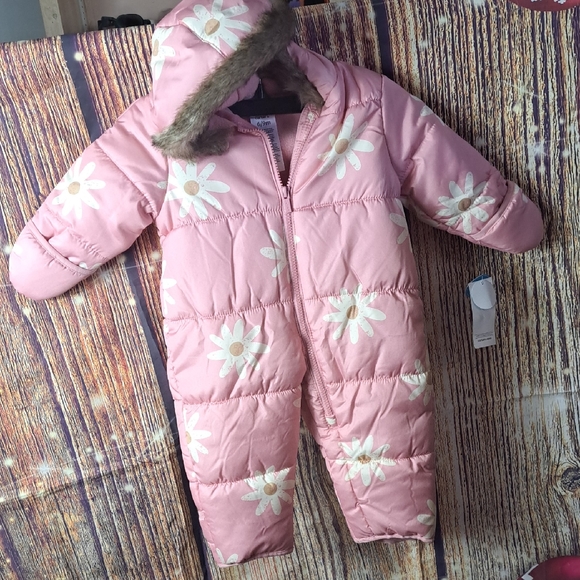 Carter's Other - NWT Carter's Pink Baby Snowsuit with Floral Design girls Size 6/9 months